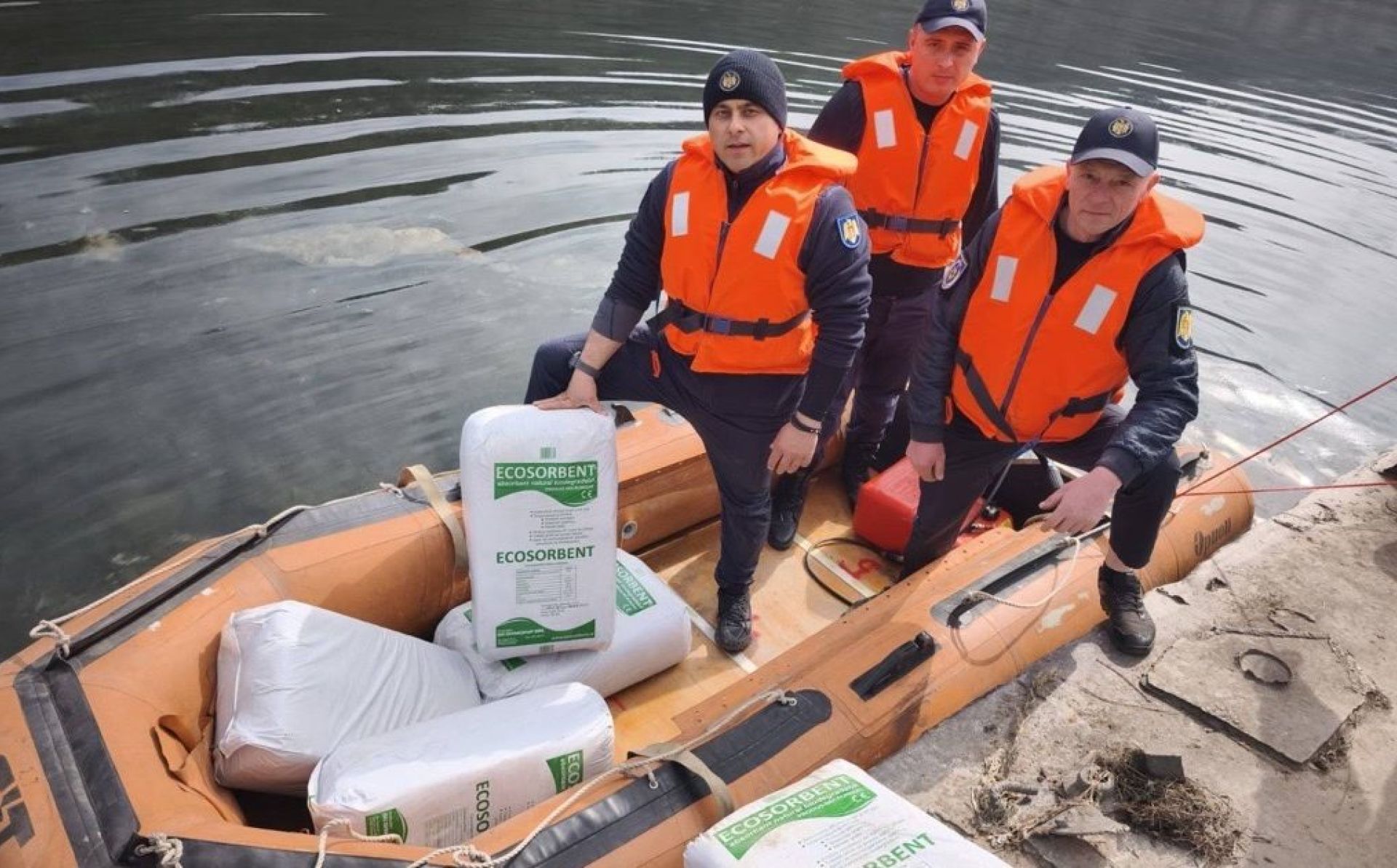Oil spill on Dniester River: EU Civil Protection Mechanism expands its support to Moldova