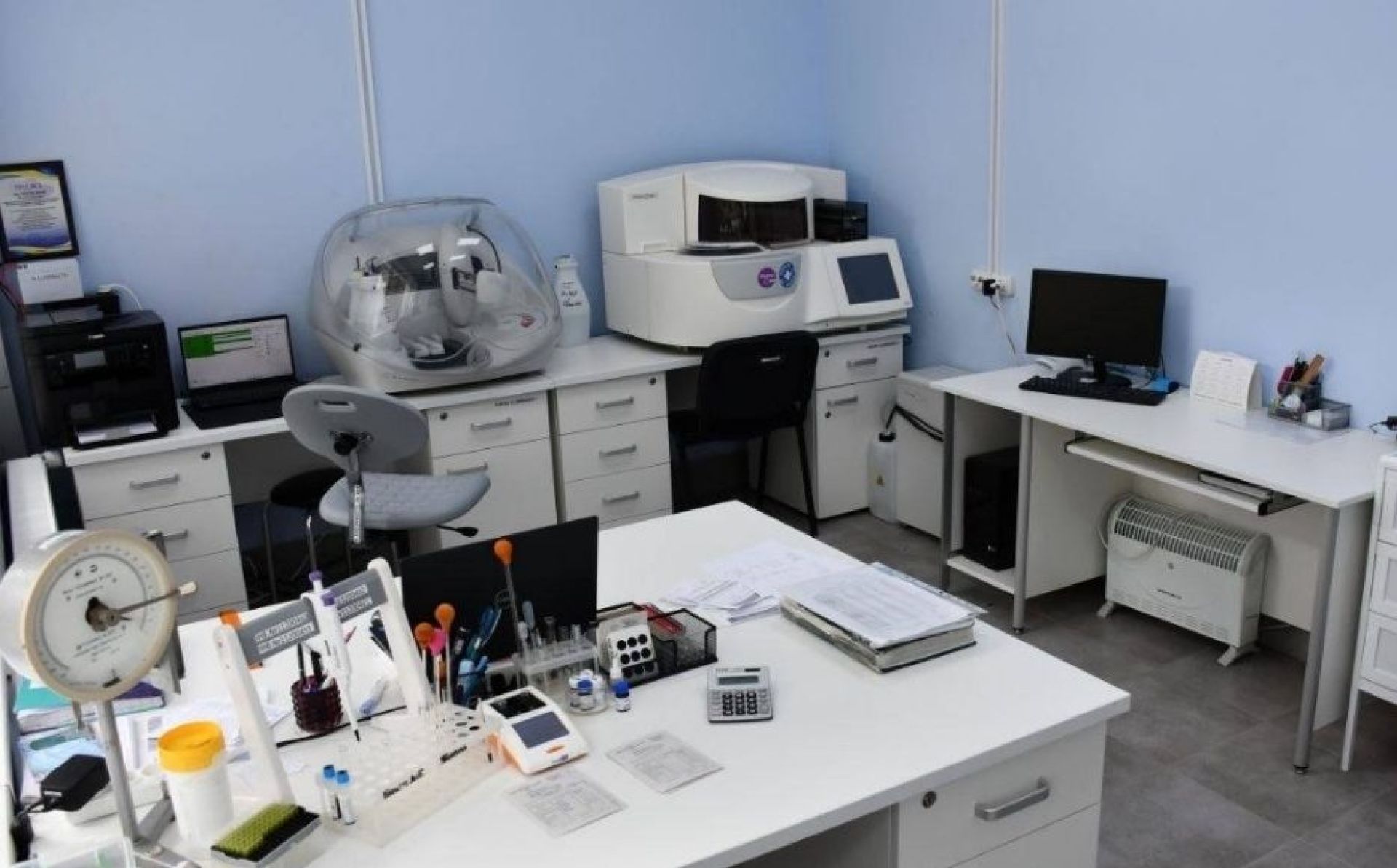 Ukraine: modernised hospital laboratory opens in Makariv with EU support