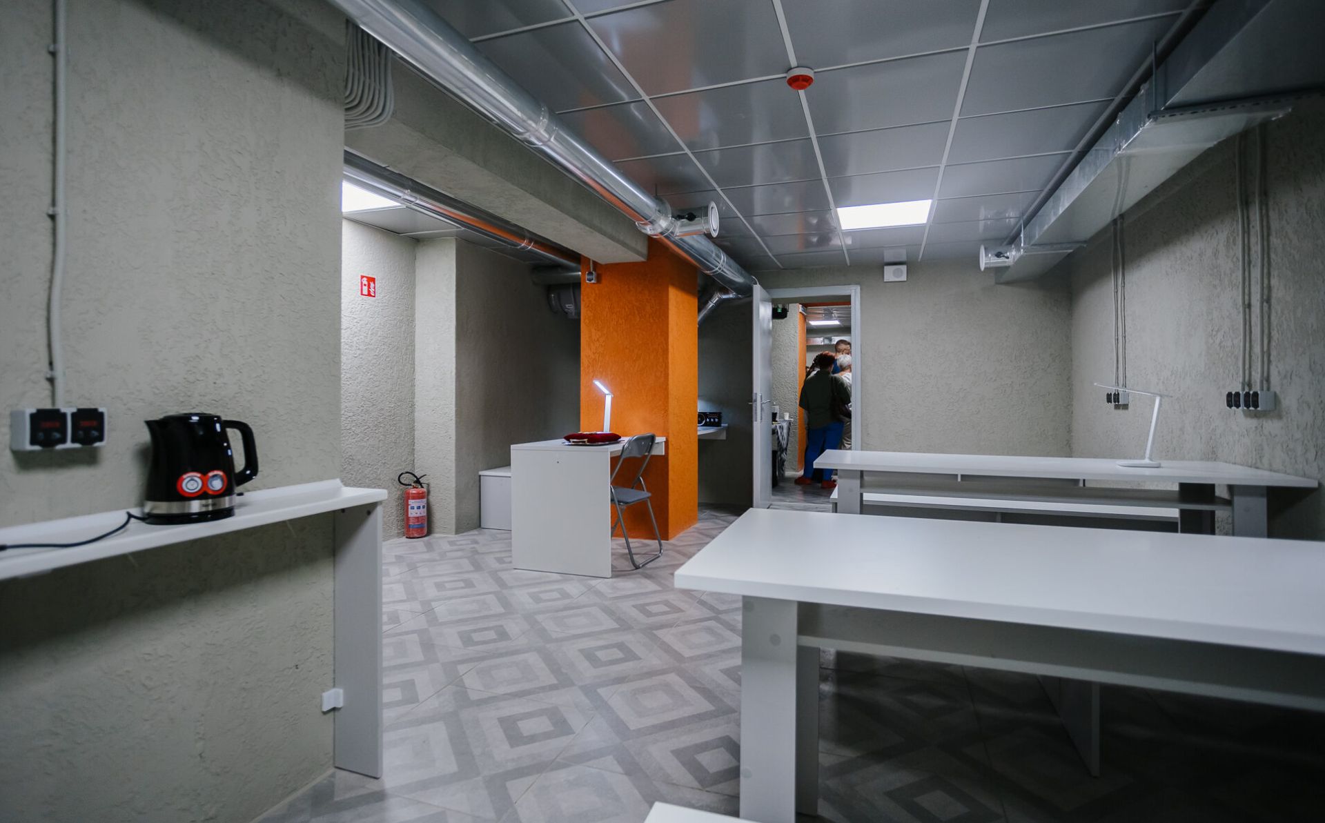 Bomb shelter opens in central Kyiv – restored with EU and EIB support