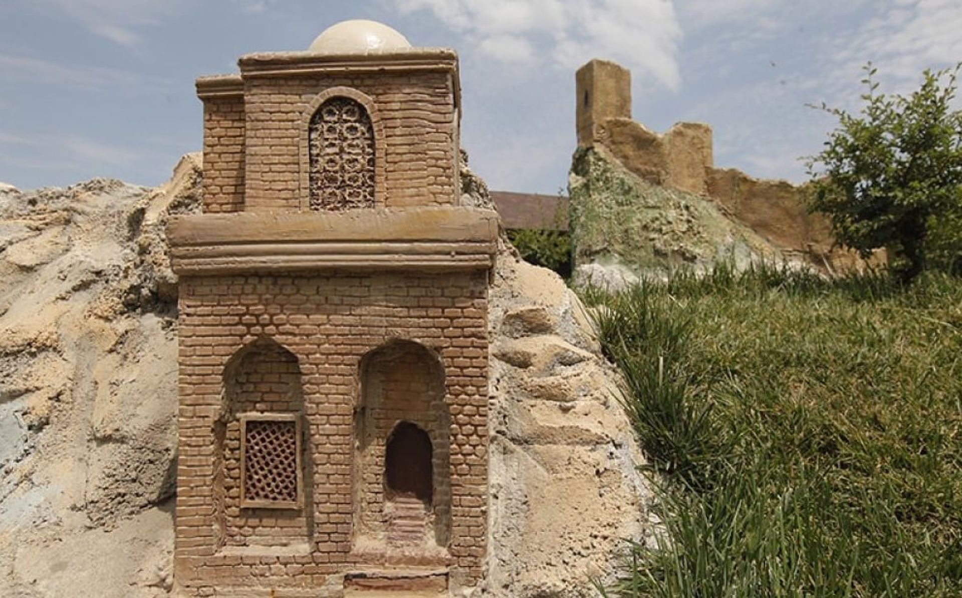 Unmasking the past: the struggle for Azerbaijani identity under Russian colonialism
