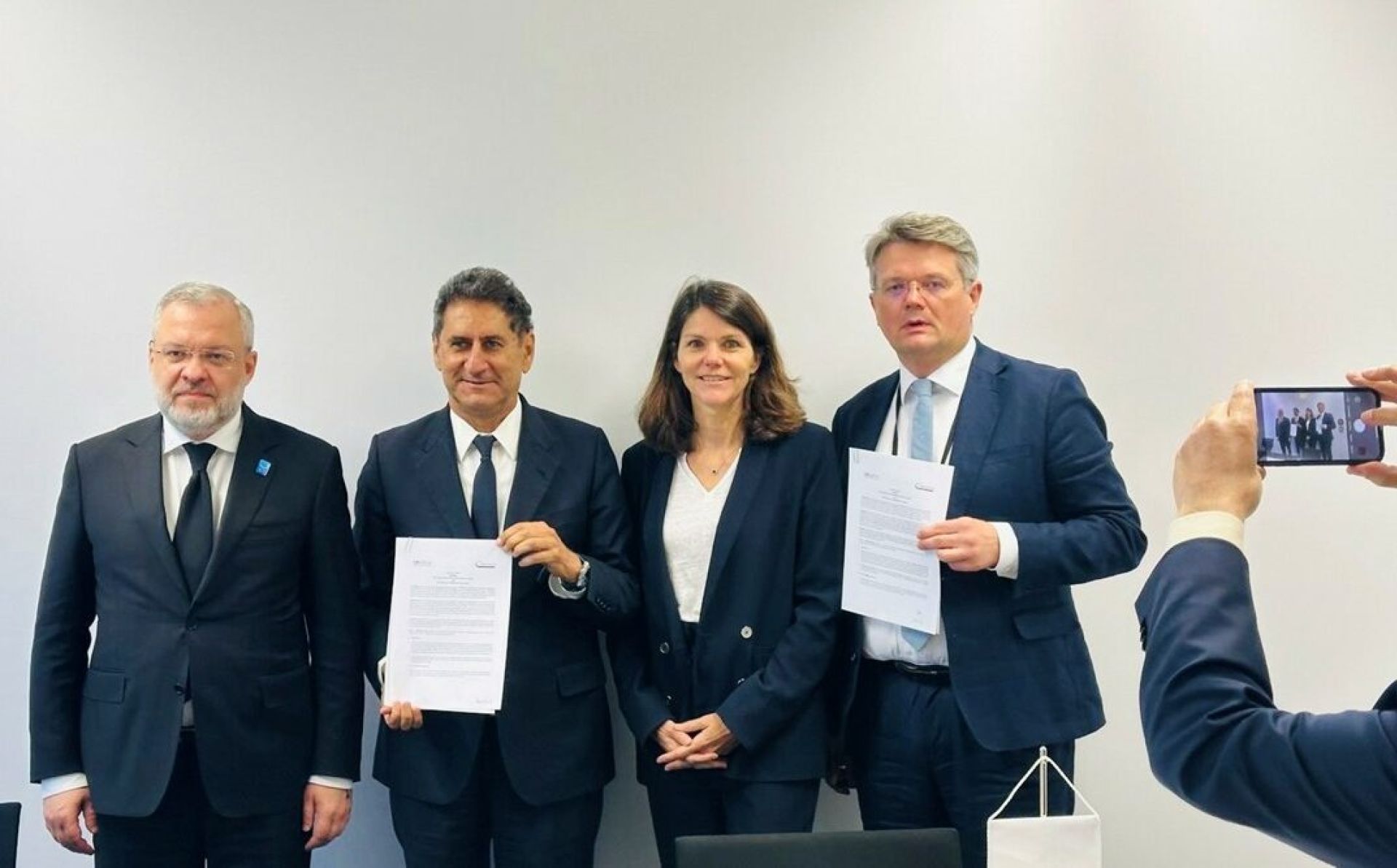 Інвестиції у відновлювану енергетику: IRENA та Секретаріат Енергетичного співтовариства співпрацюватимуть для зниження ризиків