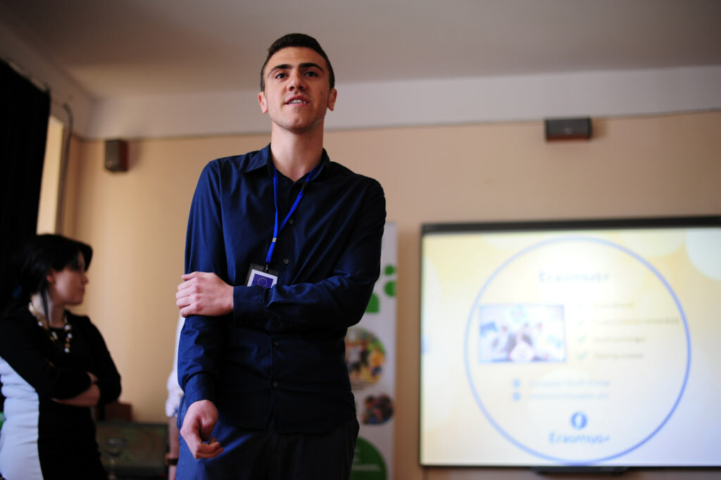 EU4U: How the European Voluntary Service (EVS) can help us shape a more youth-friendly society