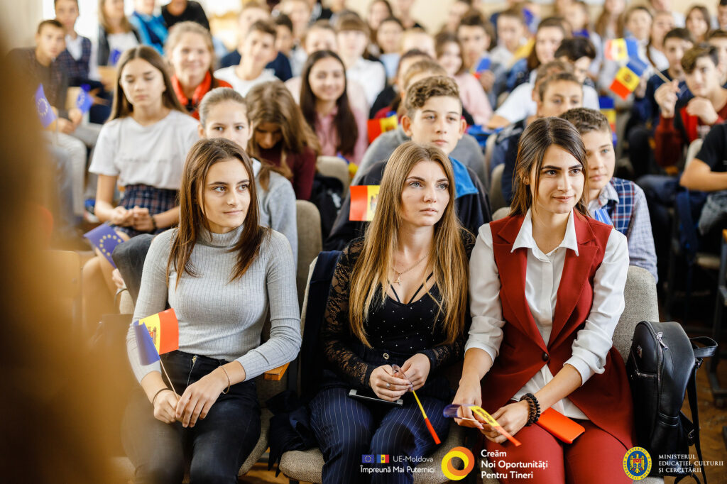 Teamwork makes the dream work: My YEAs experience visiting schools in Moldova