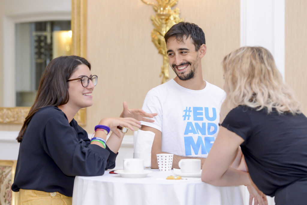 Поддерживаемая ЕС летняя евро-школа объединяет талантливую и амбициозную молодежь Азербайджана