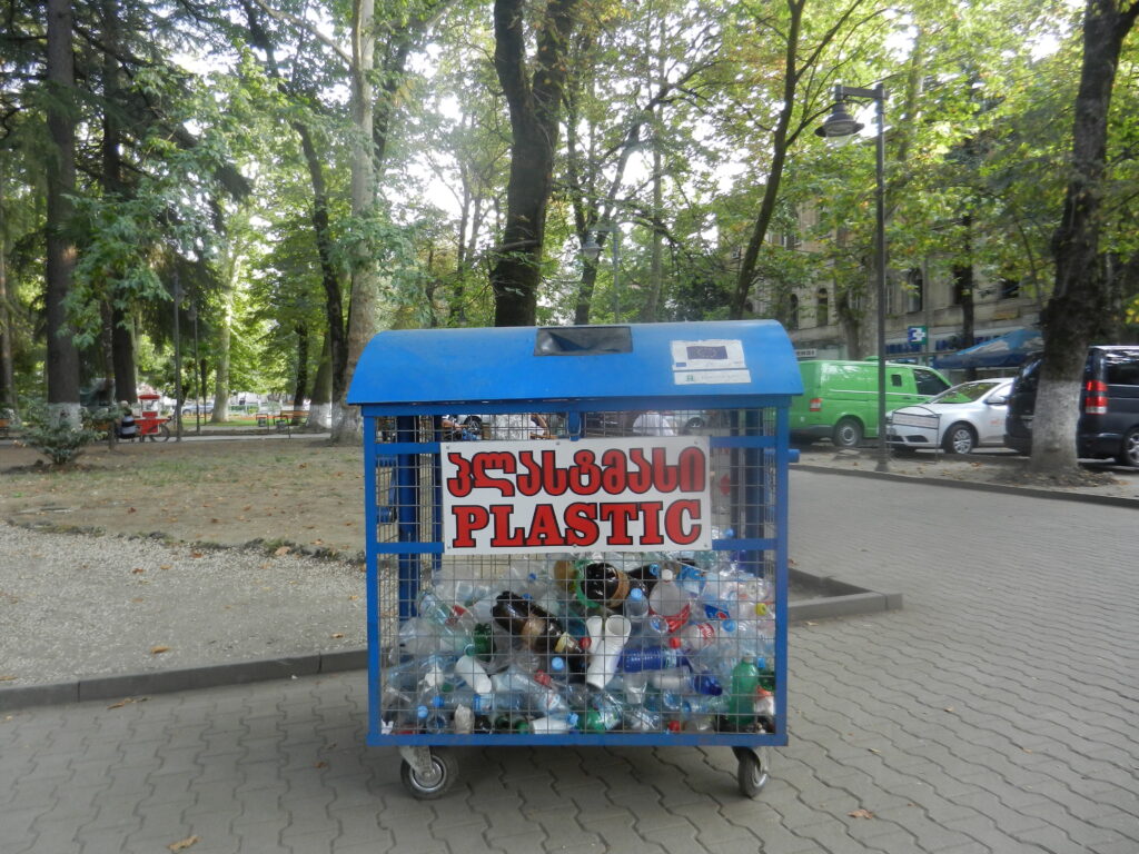 Черное море загрязнено пластиком - но как мы можем уменьшить ущерб?