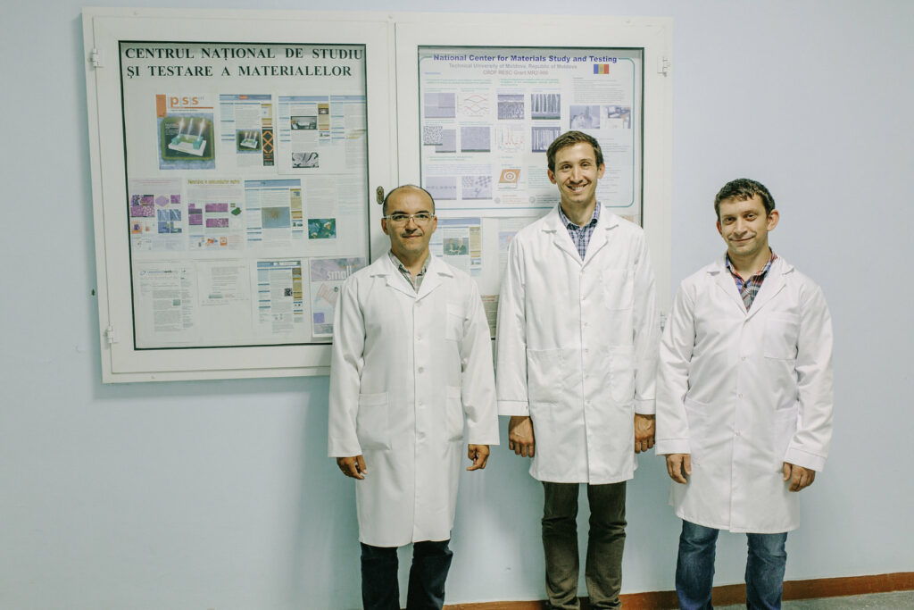 Молодым — наука. Как в Молдове работает лаборатория нанотехнологий и как программы ЕС ей помогают