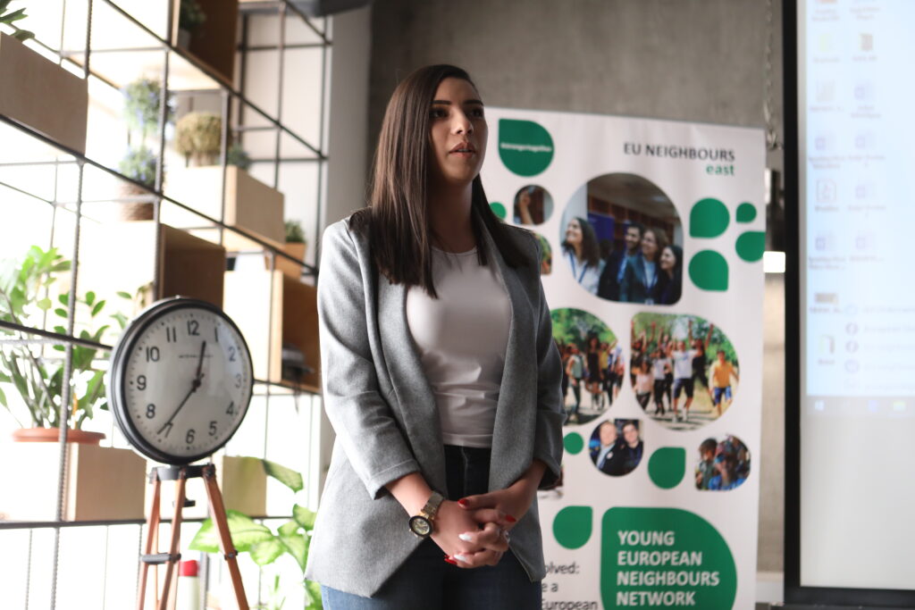 EU helps young Armenian woman take her first steps in business