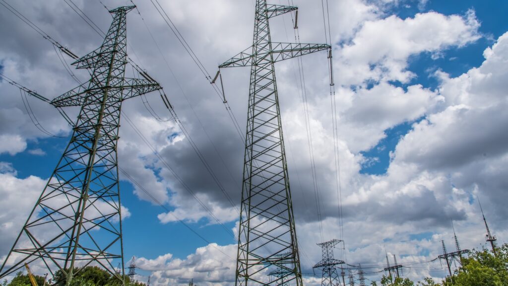Transparență energetică: De ce Moldova și Ucraina vor să-și integreze piețele de energie electrică