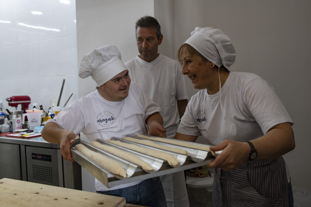 Армянский Гюмри становится инклюзивным при поддержке ЕС: перспективы новой пекарни-кафе для инвалидов