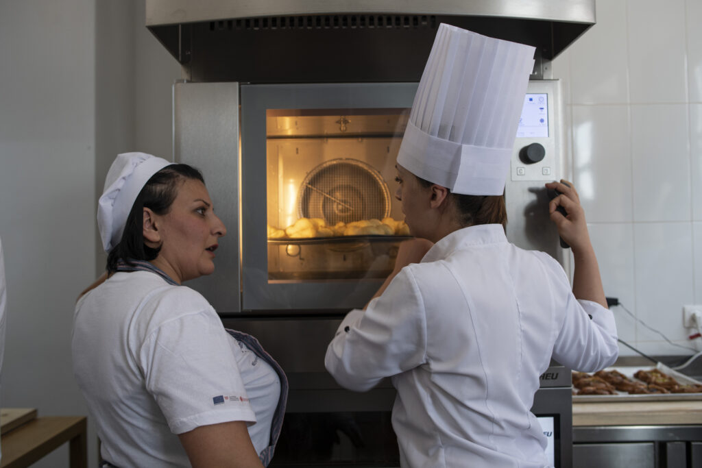 Армянский Гюмри становится инклюзивным при поддержке ЕС: перспективы новой пекарни-кафе для инвалидов