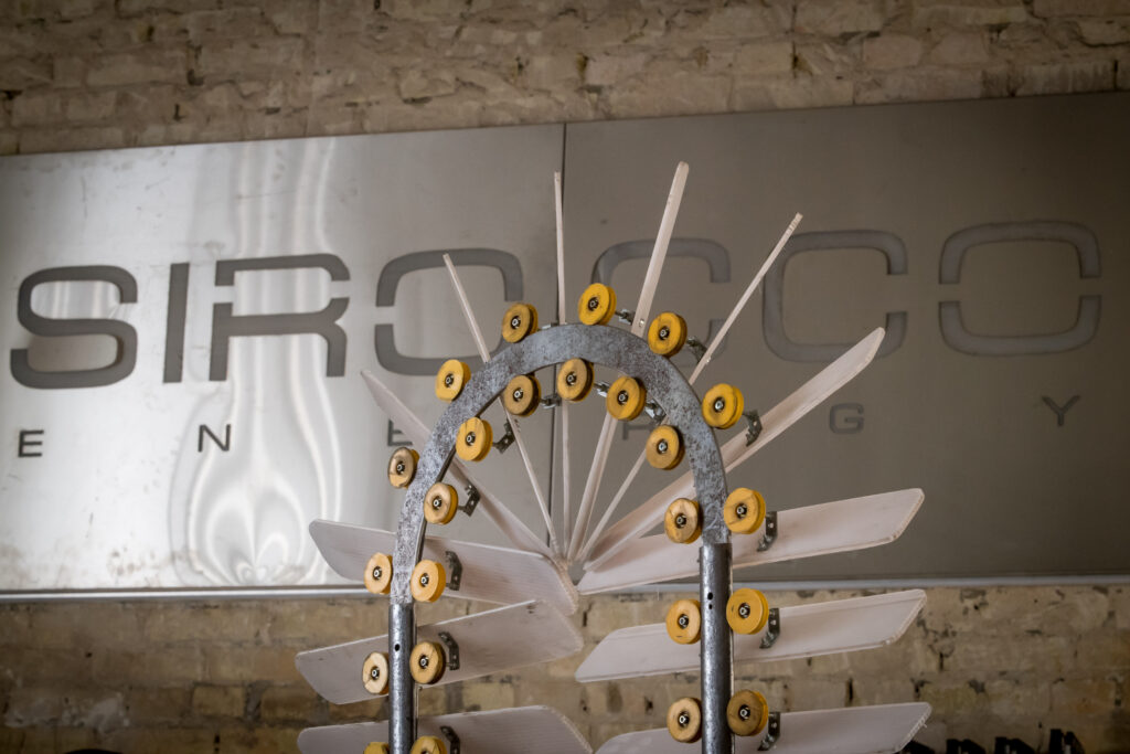Украинский стартап Sirocco Energy разработал ветрогенератор, который генерирует энергию в городских условиях