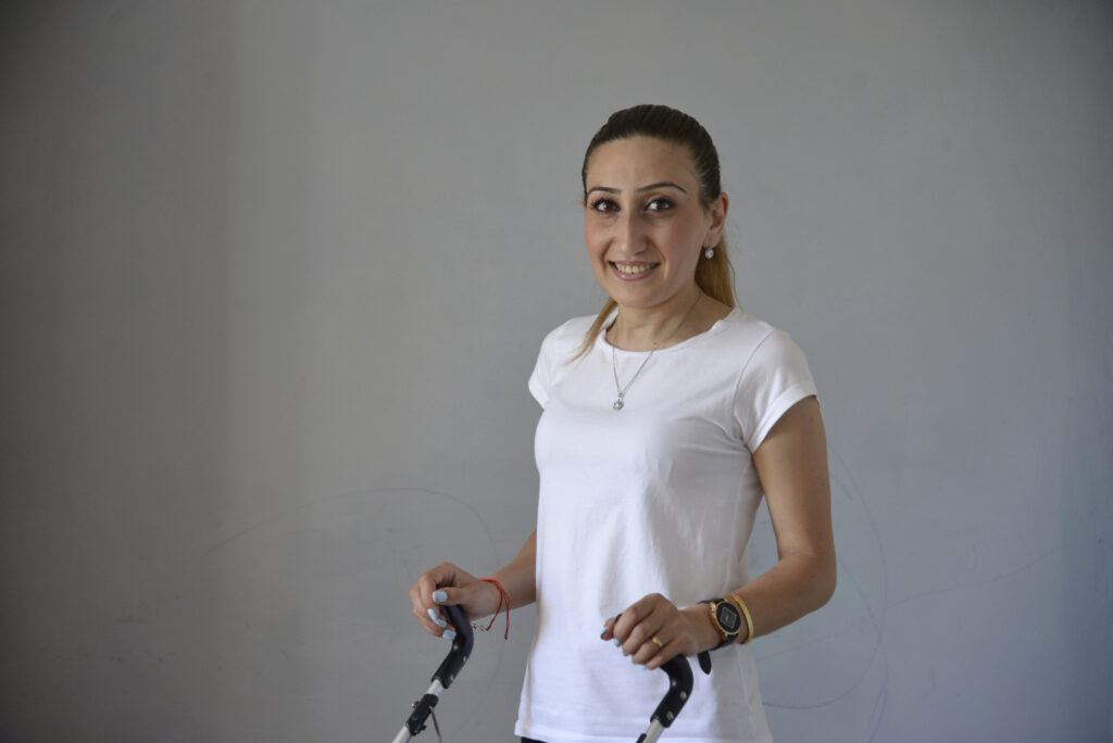 «Не отчаиваться и верить в свои силы»: Ани Арменакян, мать особого ребенка, реализует себя в профессии и помогает семье