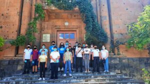 «У вас все получится!». Как выпускники EU4Youth вдохновляют молодежь в неблагополучных районах в Армении