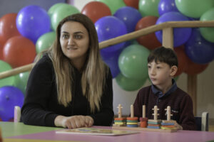 Глоток свежего воздуха. Как ЕС и ЮНИСЕФ помогают создавать в Азербайджане центры для детей с ограниченными возможностями