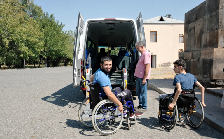 Become a volunteer at centre for people with disabilities in Poland
