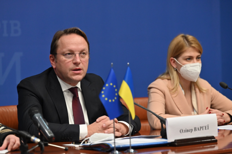 Украина: новая образовательная программа ЕС переподготовит украинских чиновников