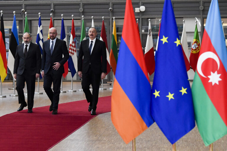 Armenia-Azerbaijan: leaders meet President Michel and agree to work towards peace treaty
