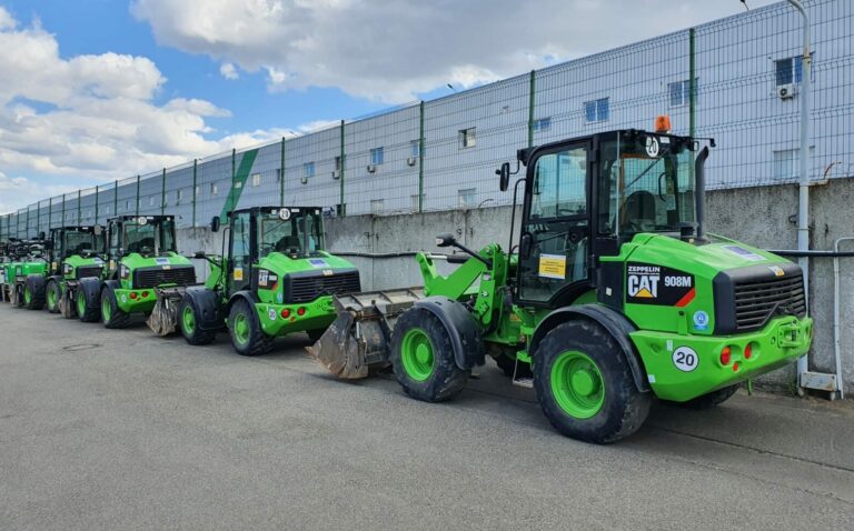 U-LEAD with Europe delivers wheel loaders and tents to Ukraine municipalities