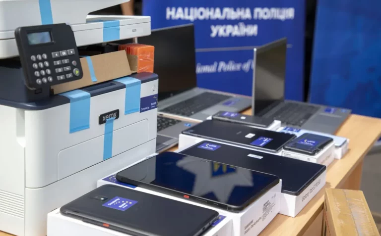 EUAM delivers laptops, smart phones, office devices and software to Ukrainian police