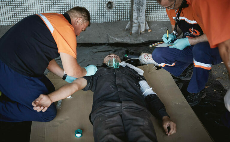 Ukraine: training on paramedic assistance in Bucha