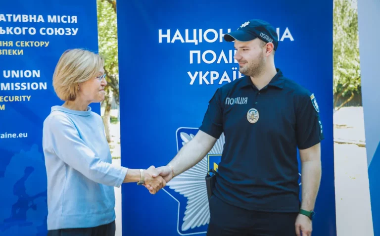 EU provides Ukrainian police with special uniforms for public events