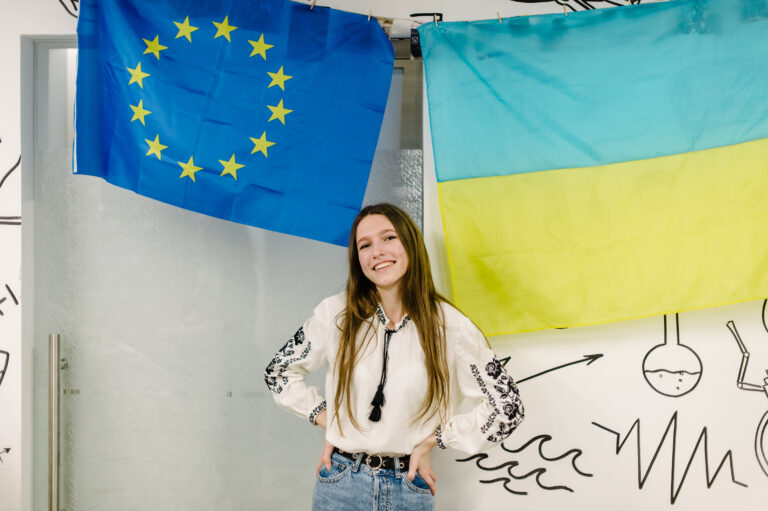 Будь в курсі: можливості для молоді в Україні
