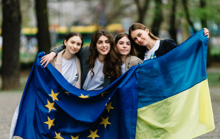 ЕС представил новый инструмент для помощи украинским беженцам в поиске работы