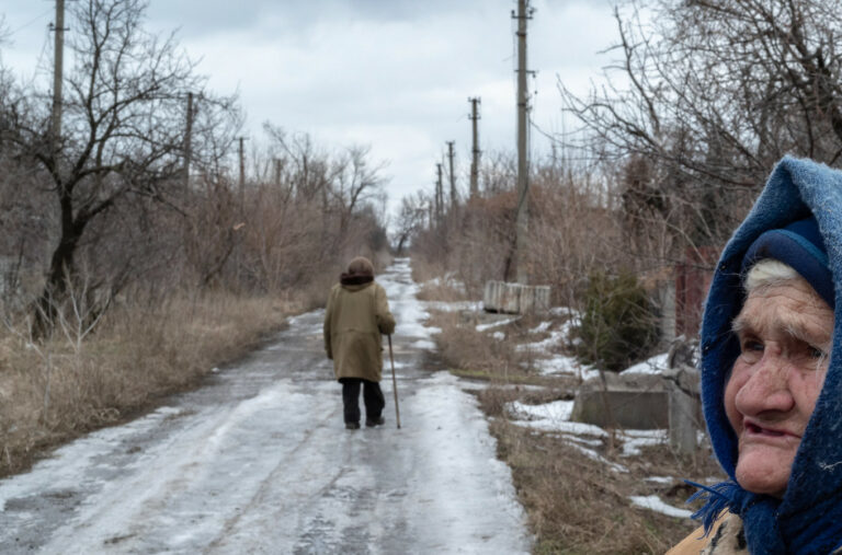 Мобильные бригады в Украине оказывают социальную и медицинскую помощь переселенцам при поддержке ЕС
