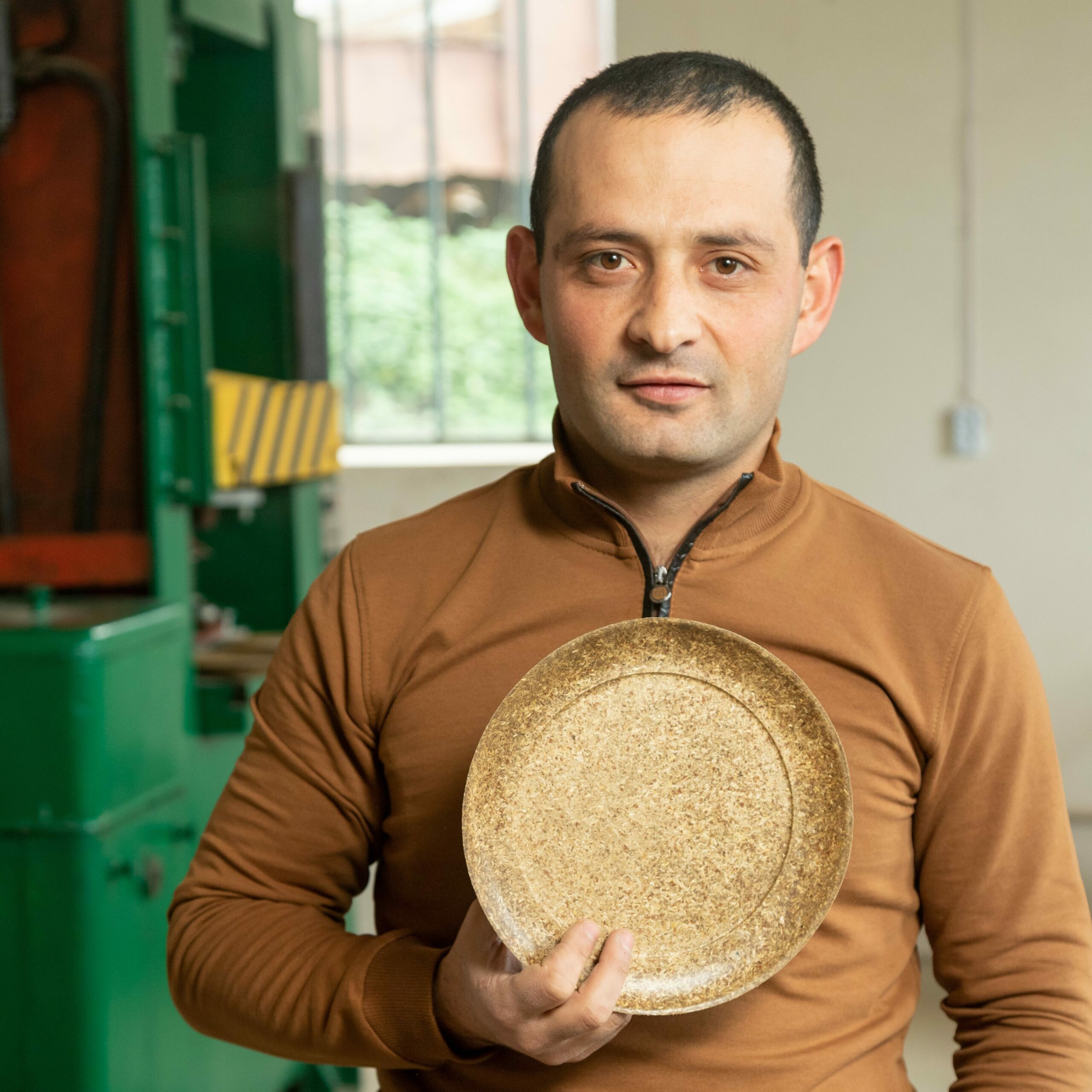 Эко-тарелки из пшеничных отрубей и соломы. Как EU4Youth помогает развивать зеленое и социальное предпринимательство