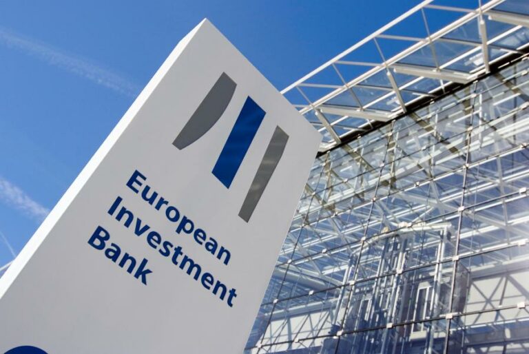 Европейский инвестиционный банк предоставит Чехии 200 млн евро на украинских беженцев  