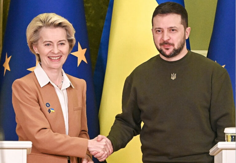 Урсула фон дер Ляйен в Киеве: ЕС выделит 1 млрд евро на быстрое восстановление Украины