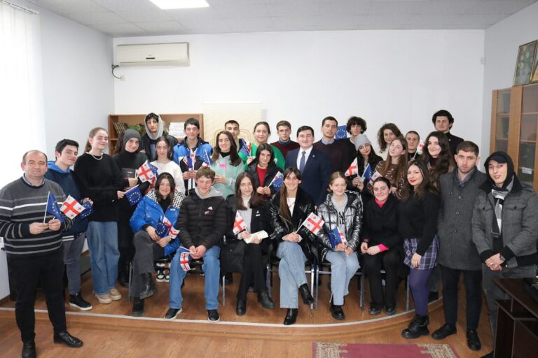 YEAs in Georgia: Youth Talk - Zugdidi: Library, University, City Hall