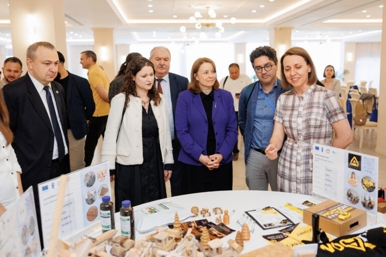 Moldova: UE sprijină ideile de afaceri ale tinerilor prin "Youth Start"