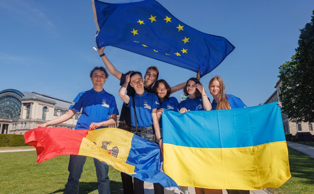 EU opens first accession negotiation cluster with Ukraine and Moldova
