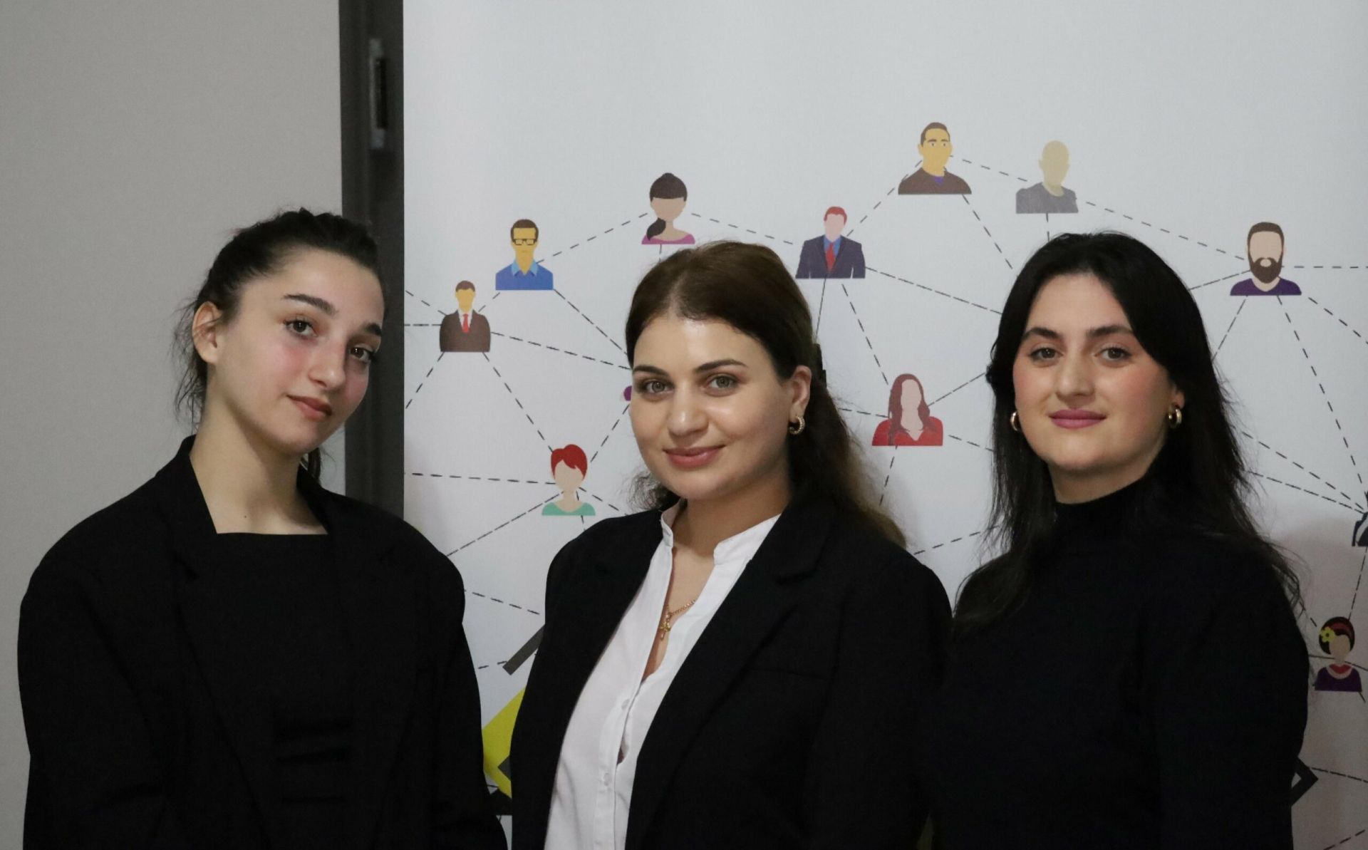 გზა წარმატებისკენ: ინიციატივა, რომელიც ახალგაზრდებს პროფესიული ცხოვრების დაწყებაში ეხმარება
