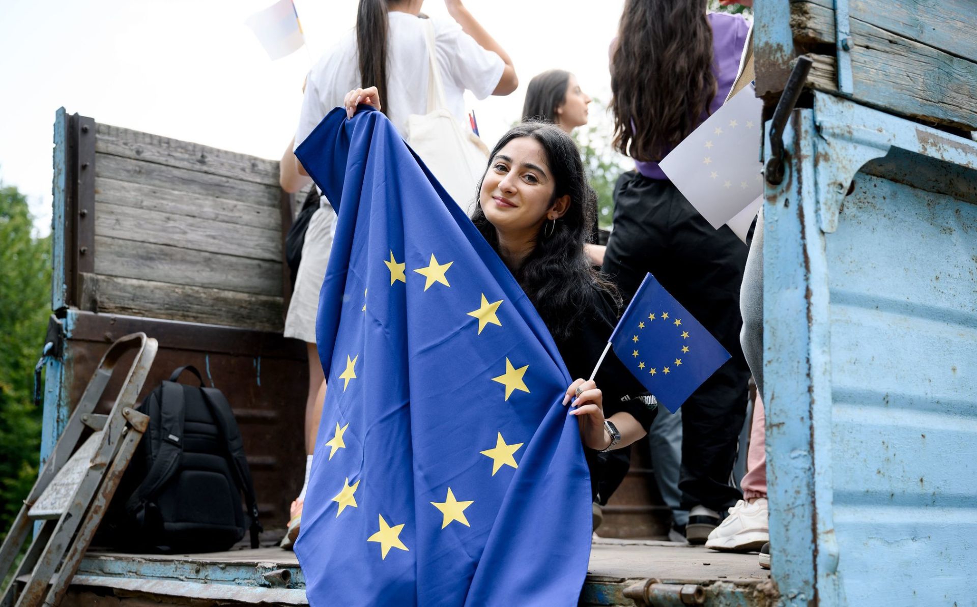 European Solidarity Corps: training and support for organisations active in volunteering actions
