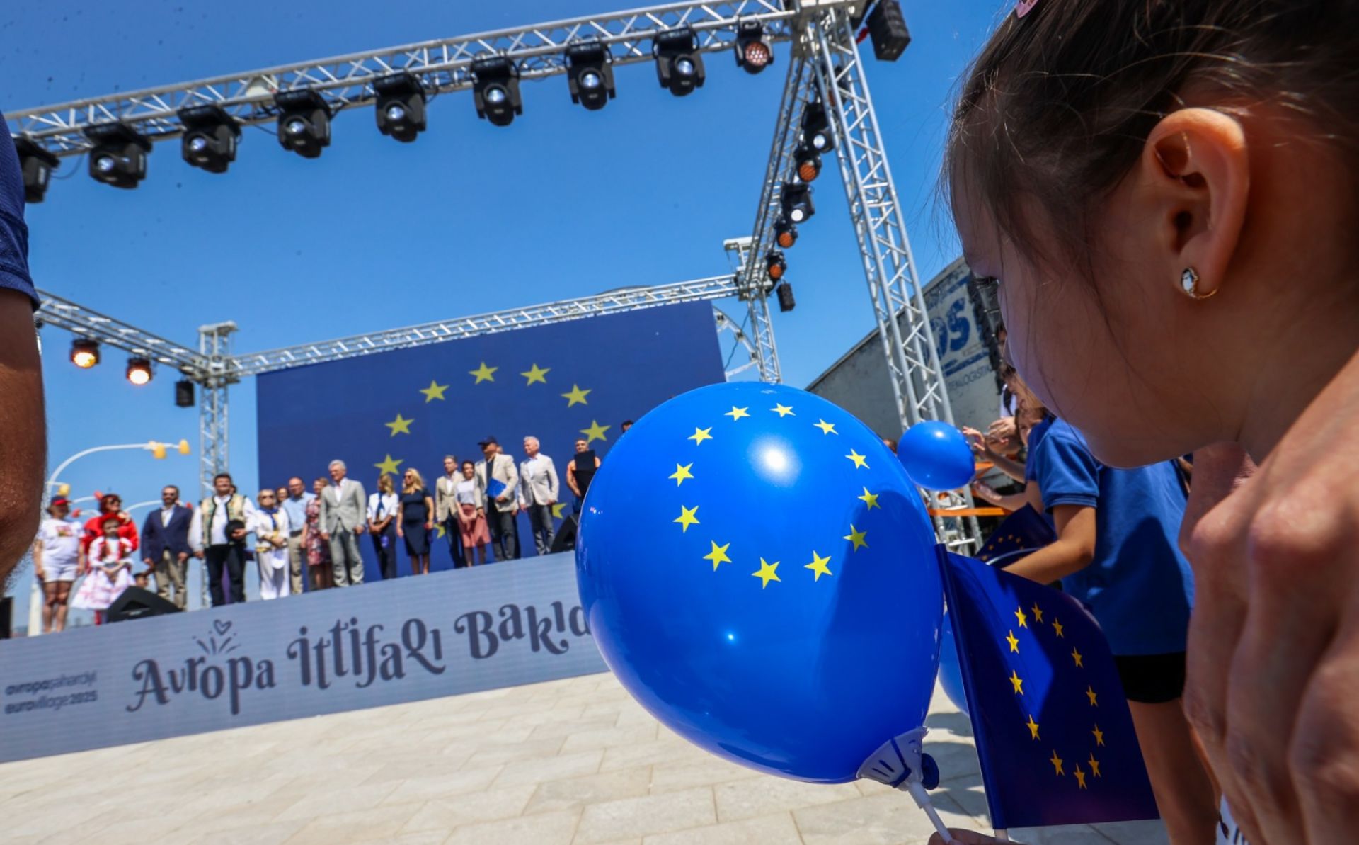 Bakıda keçirilən “Avropa şəhərciyinə” minlərlə ziyarətçi qatılıb