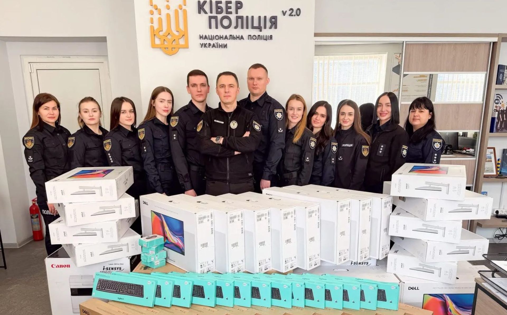 EUAM Ukraine hands over IT equipment to Cyber Police to counter online recruitment by criminal networks