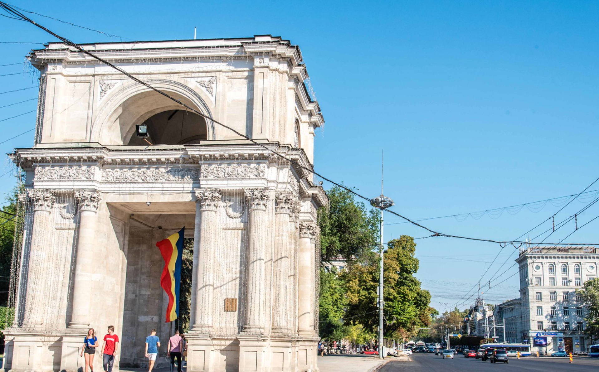 European Investment Bank and Moldova agree €150 million loan for reconstruction of major highways in Moldova